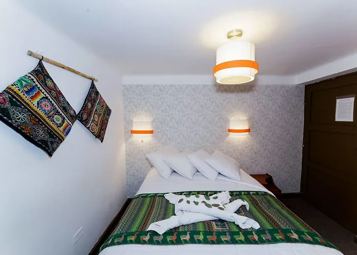 Hotel Inca Wasi Plaza 3*